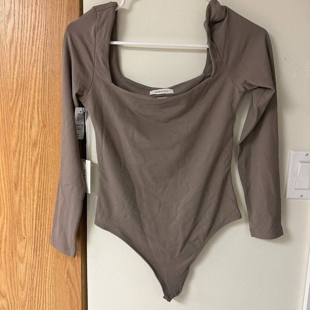 Aritzia Babaton Contour Squareneck Longsleeve Bodysuit